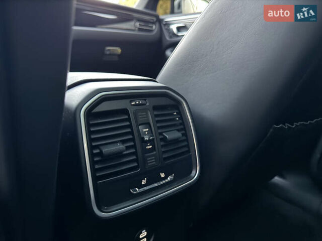 Белый Порше Масан, объемом двигателя 3 л и пробегом 67 тыс. км за 37000 $, фото 10 на Automoto.ua