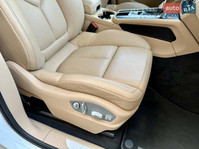 Білий Порше Масан, об'ємом двигуна 3 л та пробігом 29 тис. км за 45000 $, фото 35 на Automoto.ua