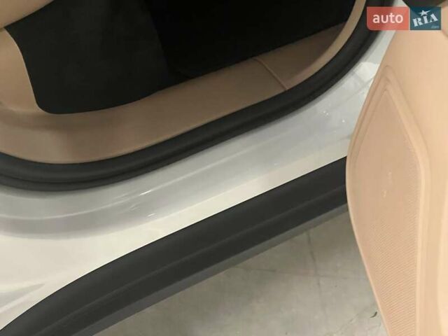 Белый Порше Масан, объемом двигателя 1.98 л и пробегом 31 тыс. км за 55302 $, фото 22 на Automoto.ua