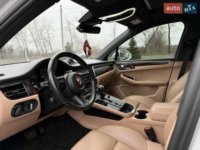 Белый Порше Масан, объемом двигателя 1.98 л и пробегом 41 тыс. км за 56000 $, фото 15 на Automoto.ua
