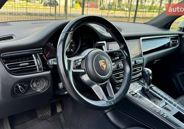 Белый Порше Масан, объемом двигателя 1.98 л и пробегом 126 тыс. км за 38500 $, фото 13 на Automoto.ua