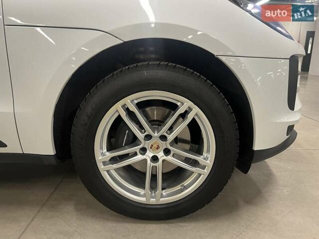 Белый Порше Масан, объемом двигателя 1.98 л и пробегом 31 тыс. км за 55302 $, фото 18 на Automoto.ua