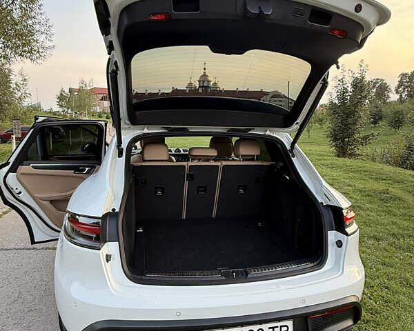 Белый Порше Масан, объемом двигателя 1.98 л и пробегом 50 тыс. км за 60000 $, фото 9 на Automoto.ua