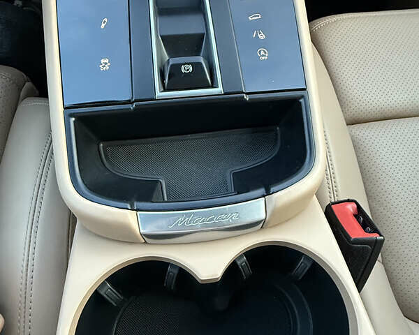 Белый Порше Масан, объемом двигателя 1.98 л и пробегом 50 тыс. км за 60000 $, фото 14 на Automoto.ua