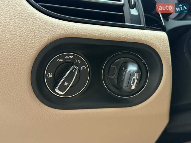 Белый Порше Масан, объемом двигателя 1.98 л и пробегом 37 тыс. км за 69000 $, фото 43 на Automoto.ua