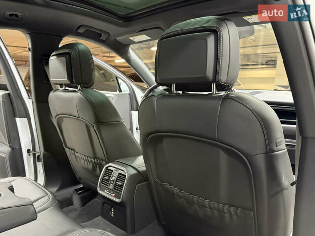 Белый Порше Масан, объемом двигателя 2.89 л и пробегом 3 тыс. км за 72000 $, фото 46 на Automoto.ua