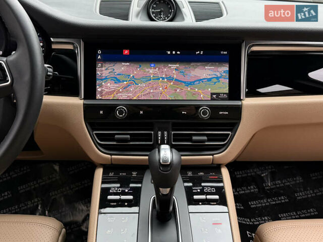 Белый Порше Масан, объемом двигателя 1.98 л и пробегом 37 тыс. км за 69000 $, фото 62 на Automoto.ua