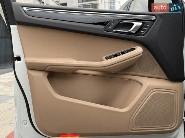 Белый Порше Масан, объемом двигателя 1.98 л и пробегом 37 тыс. км за 69000 $, фото 53 на Automoto.ua