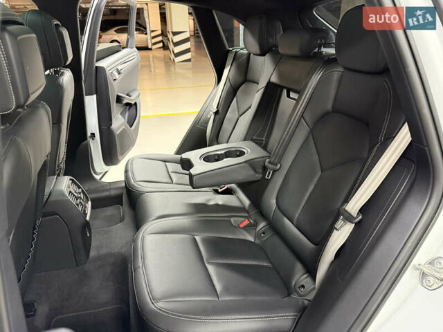 Белый Порше Масан, объемом двигателя 2.89 л и пробегом 3 тыс. км за 72000 $, фото 48 на Automoto.ua