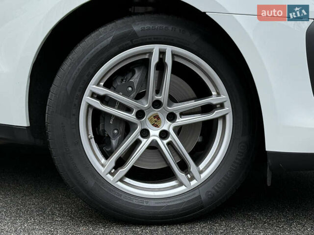 Порше Масан 2023 у Києві на Automoto.ua Білий Порше Масан, об'ємом двигуна 1.98 л та пробігом 37 тис. км за 68000 $, фото 35 на Automoto.ua
