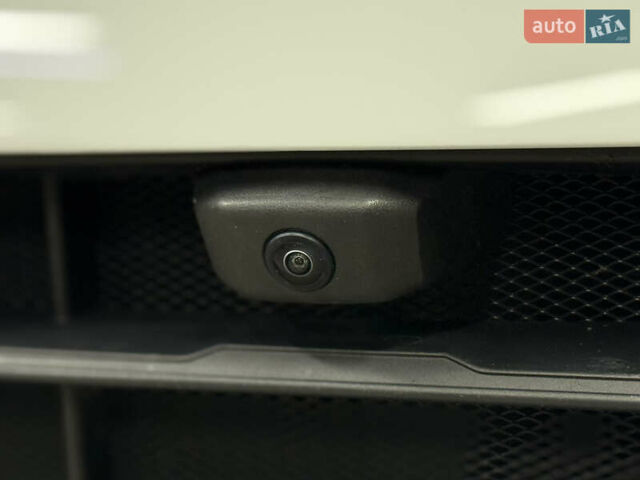 Белый Порше Масан, объемом двигателя 2.89 л и пробегом 3 тыс. км за 72000 $, фото 30 на Automoto.ua