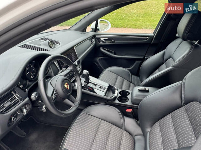 Белый Порше Масан, объемом двигателя 1.98 л и пробегом 35 тыс. км за 67500 $, фото 25 на Automoto.ua