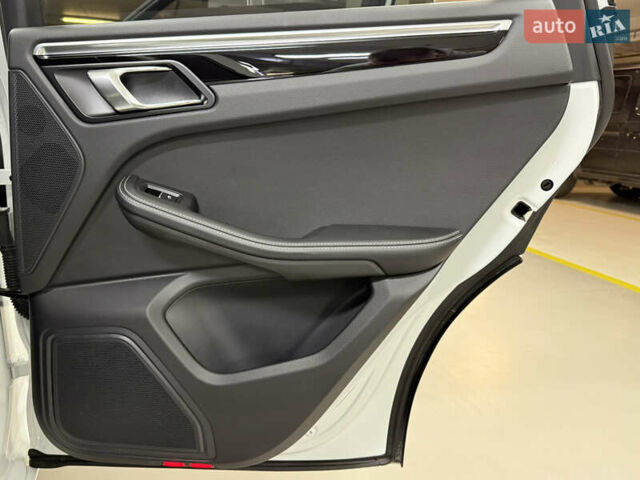 Белый Порше Масан, объемом двигателя 2.89 л и пробегом 3 тыс. км за 72000 $, фото 55 на Automoto.ua