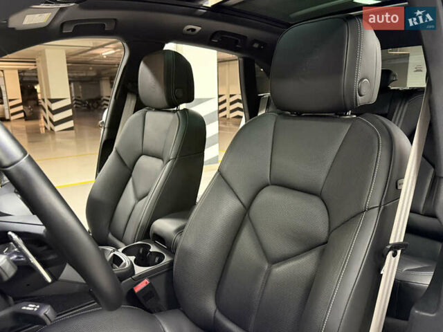 Белый Порше Масан, объемом двигателя 2.89 л и пробегом 3 тыс. км за 72000 $, фото 36 на Automoto.ua