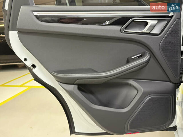 Белый Порше Масан, объемом двигателя 2.89 л и пробегом 3 тыс. км за 72000 $, фото 56 на Automoto.ua