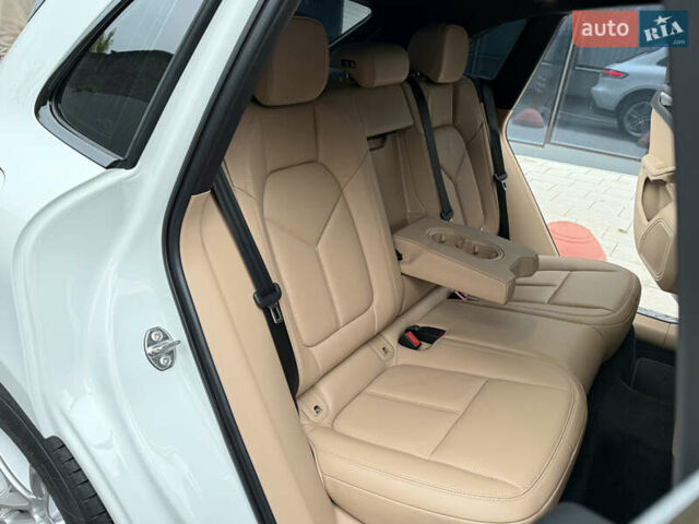 Белый Порше Масан, объемом двигателя 1.98 л и пробегом 37 тыс. км за 69000 $, фото 51 на Automoto.ua