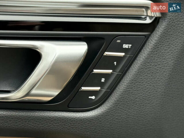 Белый Порше Масан, объемом двигателя 1.98 л и пробегом 37 тыс. км за 69000 $, фото 55 на Automoto.ua