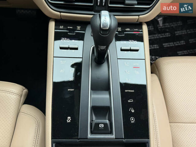 Белый Порше Масан, объемом двигателя 1.98 л и пробегом 37 тыс. км за 69000 $, фото 69 на Automoto.ua