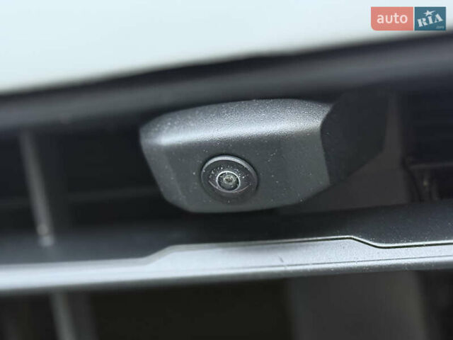 Порше Масан 2023 у Києві на Automoto.ua Білий Порше Масан, об'ємом двигуна 1.98 л та пробігом 37 тис. км за 68000 $, фото 37 на Automoto.ua