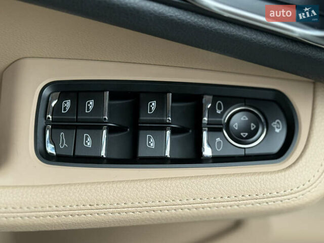 Белый Порше Масан, объемом двигателя 1.98 л и пробегом 37 тыс. км за 69000 $, фото 53 на Automoto.ua