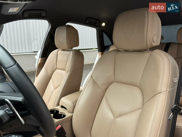 Белый Порше Масан, объемом двигателя 1.98 л и пробегом 37 тыс. км за 69000 $, фото 41 на Automoto.ua