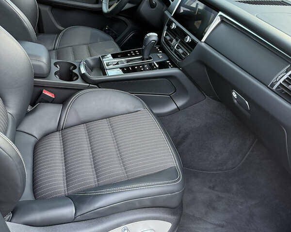 Белый Порше Масан, объемом двигателя 1.98 л и пробегом 9 тыс. км за 81500 $, фото 20 на Automoto.ua