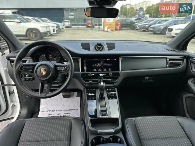 Белый Порше Масан, объемом двигателя 1.98 л и пробегом 9 тыс. км за 76500 $, фото 41 на Automoto.ua