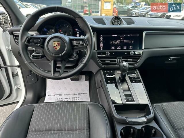 Белый Порше Масан, объемом двигателя 1.98 л и пробегом 9 тыс. км за 76500 $, фото 40 на Automoto.ua