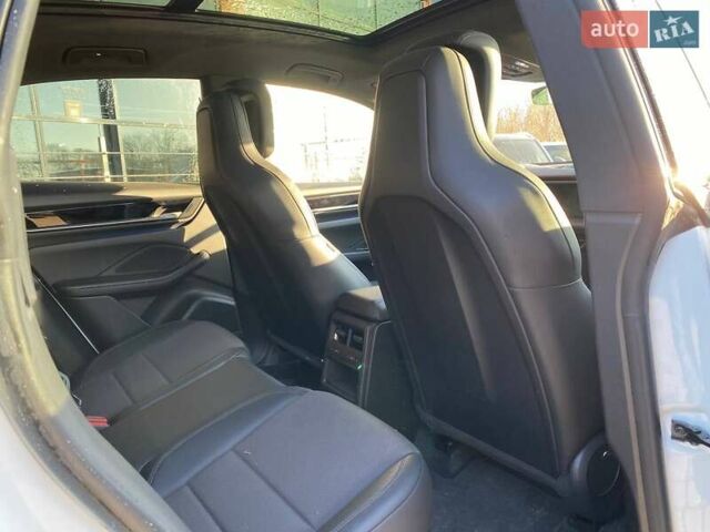 Белый Порше Масан, объемом двигателя 0 л и пробегом 10 тыс. км за 94900 $, фото 20 на Automoto.ua