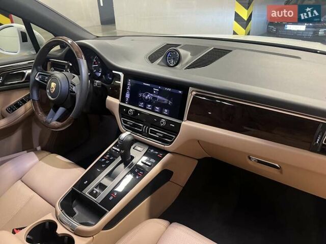 Белый Порше Масан, объемом двигателя 1.98 л и пробегом 14 тыс. км за 67420 $, фото 42 на Automoto.ua