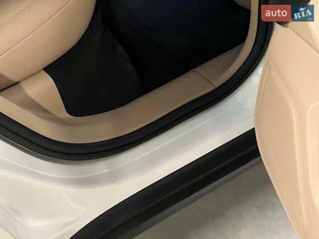 Белый Порше Масан, объемом двигателя 1.98 л и пробегом 14 тыс. км за 67420 $, фото 21 на Automoto.ua