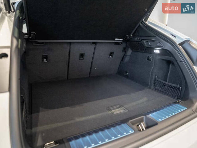 Білий Порше Масан, об'ємом двигуна 0 л та пробігом 17 тис. км за 87800 $, фото 15 на Automoto.ua