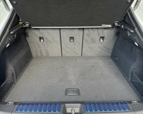 Белый Порше Масан, объемом двигателя 0 л и пробегом 17 тыс. км за 86800 $, фото 19 на Automoto.ua