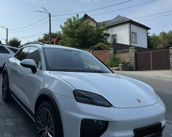 Белый Порше Масан, объемом двигателя 0 л и пробегом 17 тыс. км за 86800 $, фото 9 на Automoto.ua