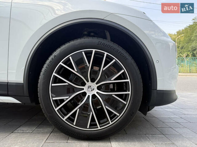 Белый Порше Масан, объемом двигателя 0 л и пробегом 17 тыс. км за 86800 $, фото 12 на Automoto.ua