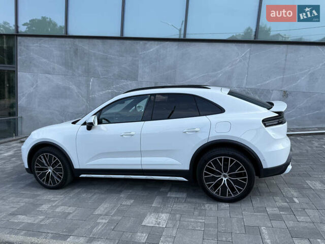 Белый Порше Масан, объемом двигателя 0 л и пробегом 17 тыс. км за 86800 $, фото 8 на Automoto.ua