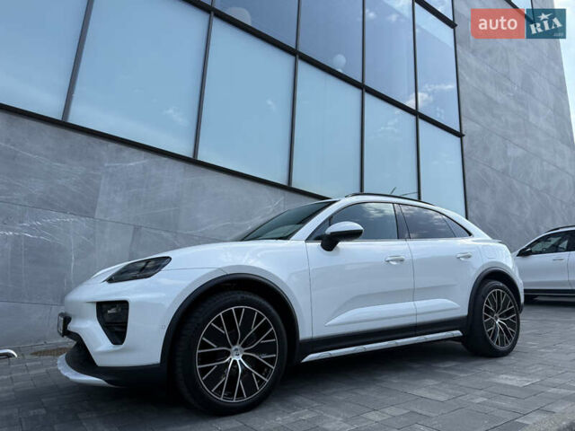 Белый Порше Масан, объемом двигателя 0 л и пробегом 17 тыс. км за 86800 $, фото 3 на Automoto.ua