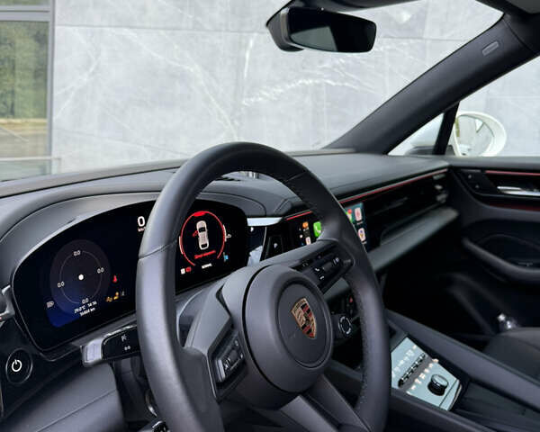 Белый Порше Масан, объемом двигателя 0 л и пробегом 17 тыс. км за 86800 $, фото 18 на Automoto.ua