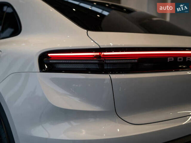 Білий Порше Масан, об'ємом двигуна 0 л та пробігом 17 тис. км за 87800 $, фото 7 на Automoto.ua