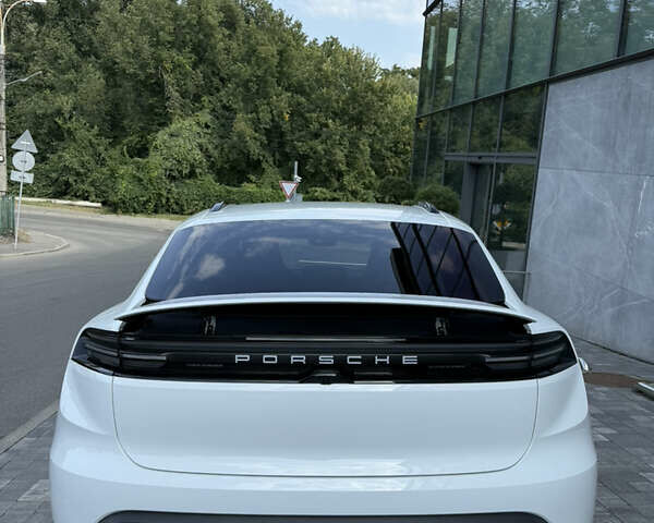 Белый Порше Масан, объемом двигателя 0 л и пробегом 17 тыс. км за 86800 $, фото 15 на Automoto.ua