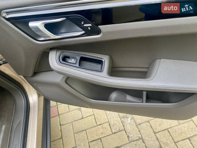 Бежевий Порше Масан, об'ємом двигуна 1.98 л та пробігом 53 тис. км за 39500 $, фото 14 на Automoto.ua