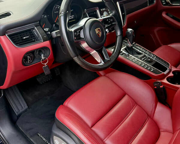 Чорний Порше Масан, об'ємом двигуна 3.6 л та пробігом 89 тис. км за 30000 $, фото 7 на Automoto.ua