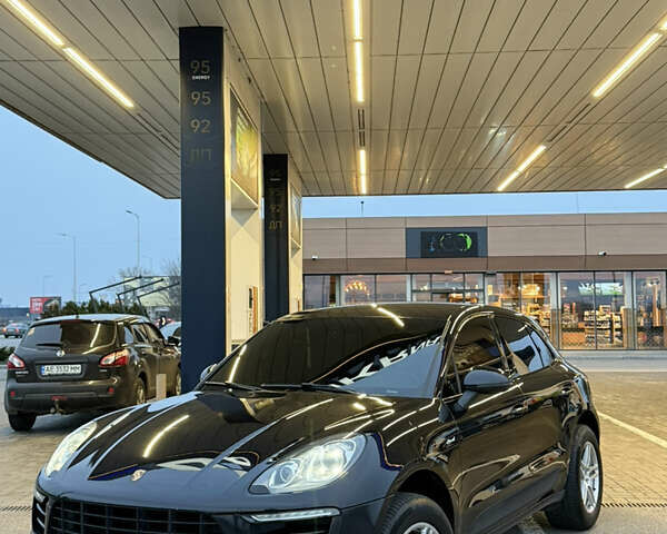 Чорний Порше Масан, об'ємом двигуна 3 л та пробігом 184 тис. км за 31900 $, фото 2 на Automoto.ua