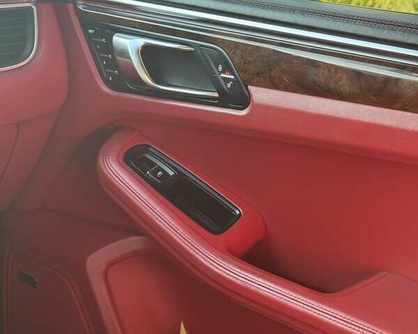 Чорний Порше Масан, об'ємом двигуна 2.97 л та пробігом 178 тис. км за 32000 $, фото 18 на Automoto.ua