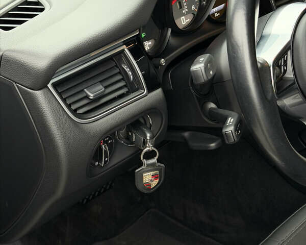 Черный Порше Масан, объемом двигателя 3 л и пробегом 103 тыс. км за 32000 $, фото 13 на Automoto.ua