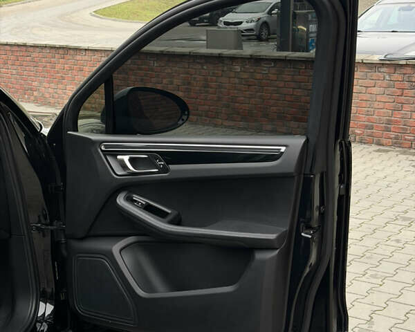 Черный Порше Масан, объемом двигателя 3 л и пробегом 103 тыс. км за 32000 $, фото 27 на Automoto.ua