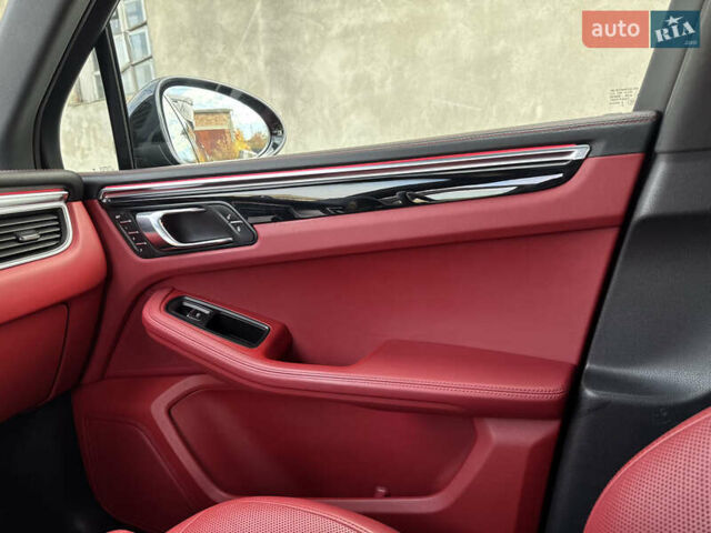 Черный Порше Масан, объемом двигателя 3 л и пробегом 179 тыс. км за 28900 $, фото 41 на Automoto.ua