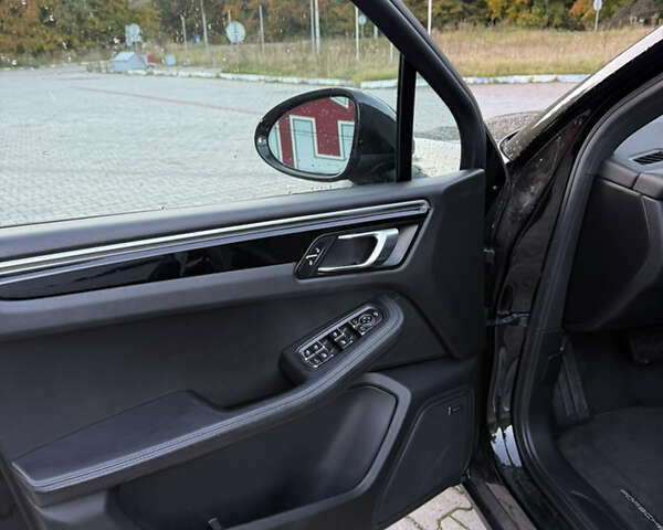 Черный Порше Масан, объемом двигателя 1.98 л и пробегом 102 тыс. км за 26800 $, фото 10 на Automoto.ua