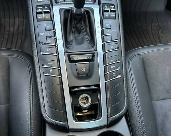 Чорний Порше Масан, об'ємом двигуна 1.98 л та пробігом 90 тис. км за 32000 $, фото 15 на Automoto.ua