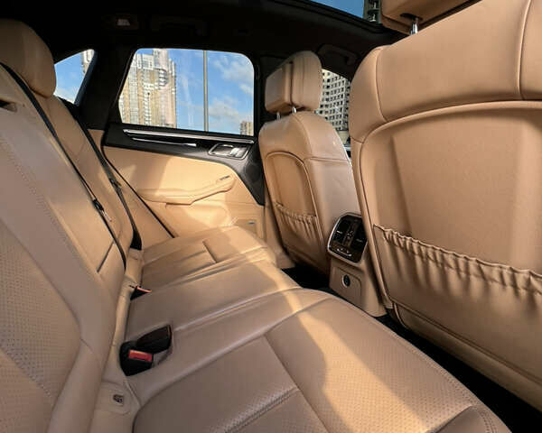 Черный Порше Масан, объемом двигателя 2 л и пробегом 63 тыс. км за 33500 $, фото 14 на Automoto.ua